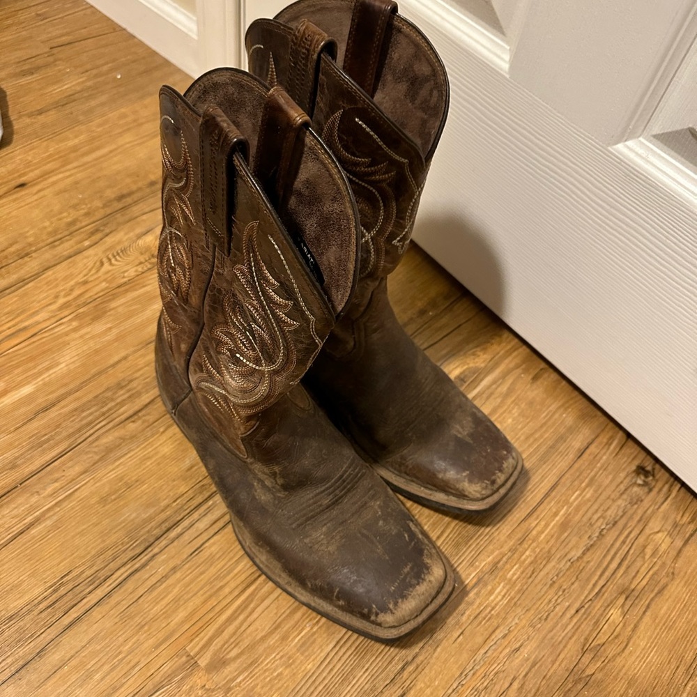 Ariat western boots size 10D mens